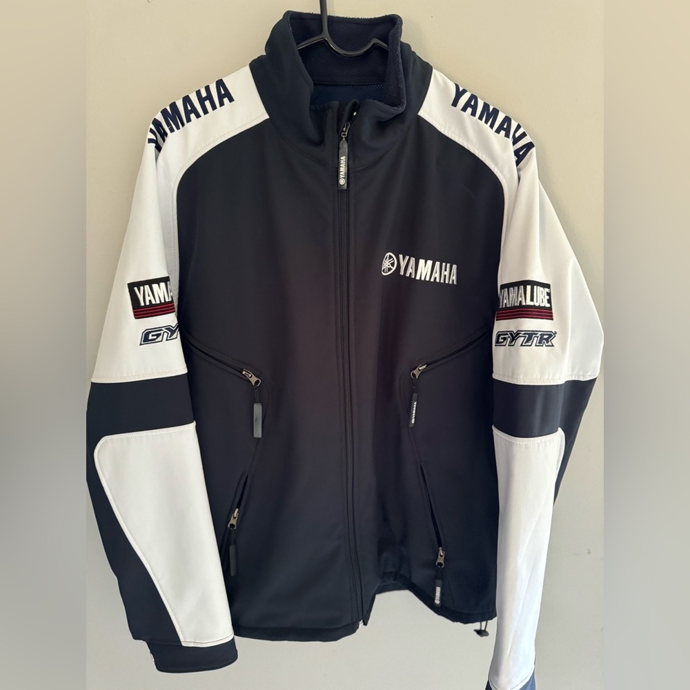 Yamaha Mens Jacket in Black and White